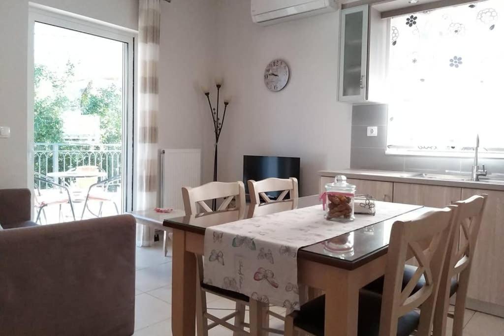 New, Bright, Cozy, Autonomous Apartment With Private Entrance And Garden, 42 M2, 5Min To The Beach And City Center Calamata Exterior foto
