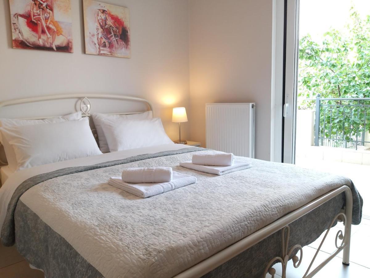 New, Bright, Cozy, Autonomous Apartment With Private Entrance And Garden, 42 M2, 5Min To The Beach And City Center Calamata Exterior foto